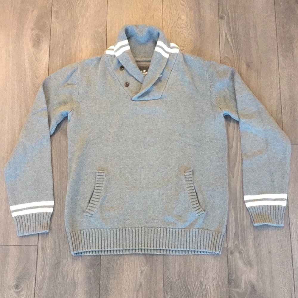 Men’s Gray Sweater!